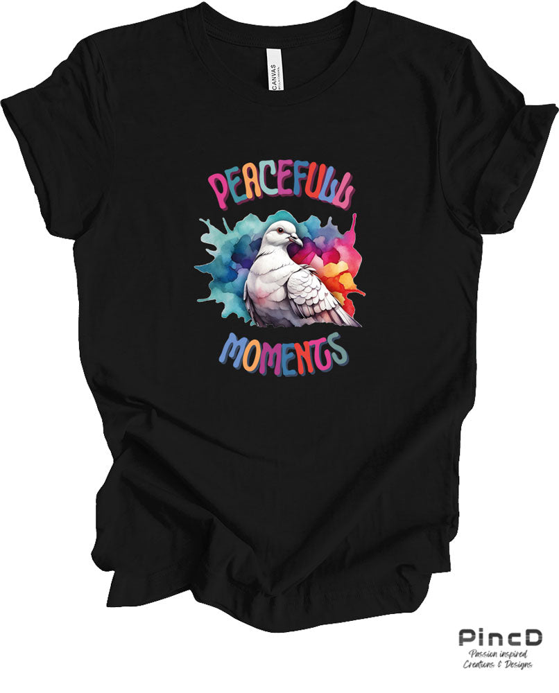 T-Shirt mit Friedenstaube mit Spruch "Peacefull Moments"-T-Shirt-Black